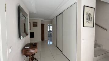 Pintu masuk interior