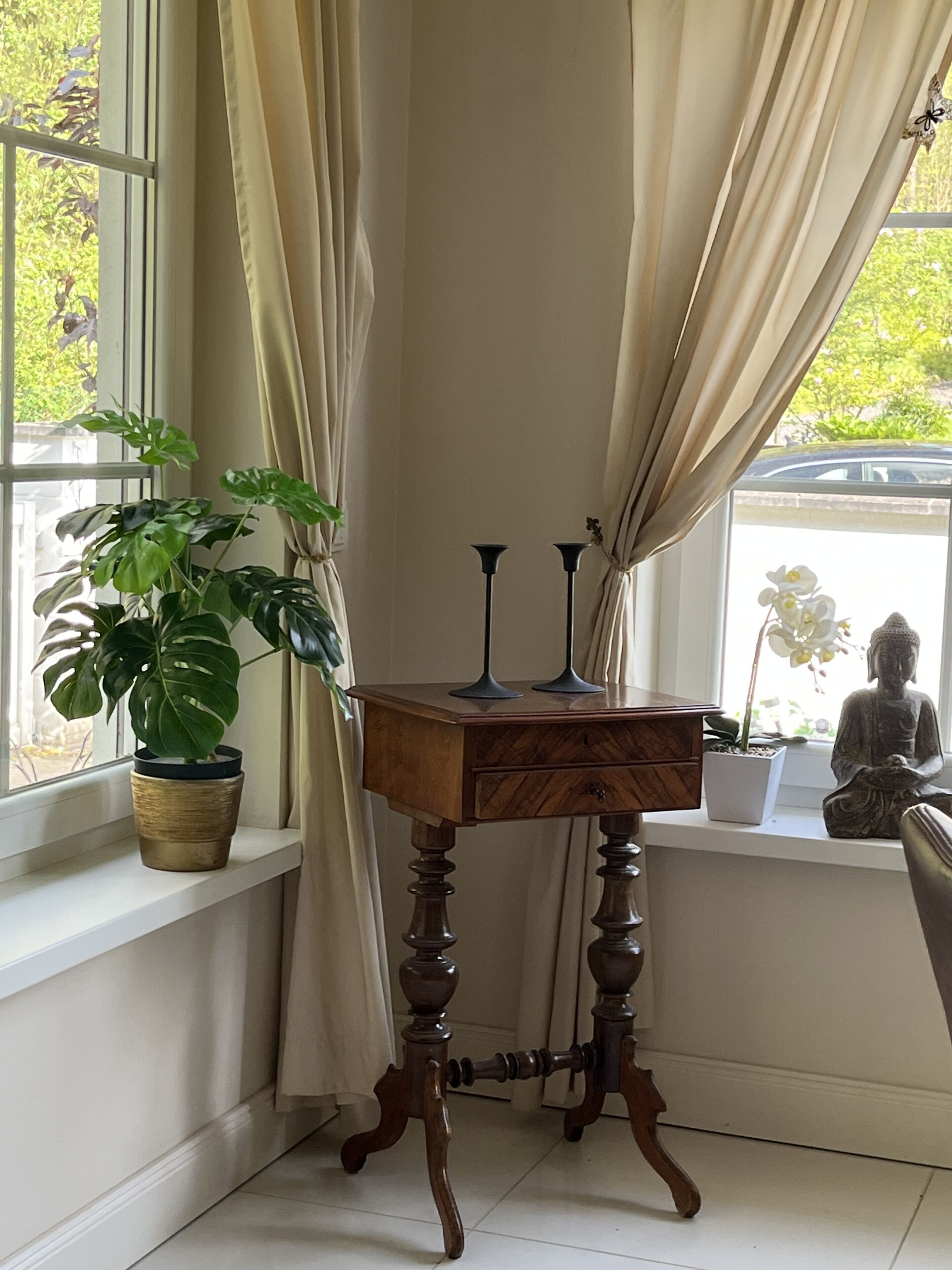 43-英寸纯平电视 （配备数码频道）、电视