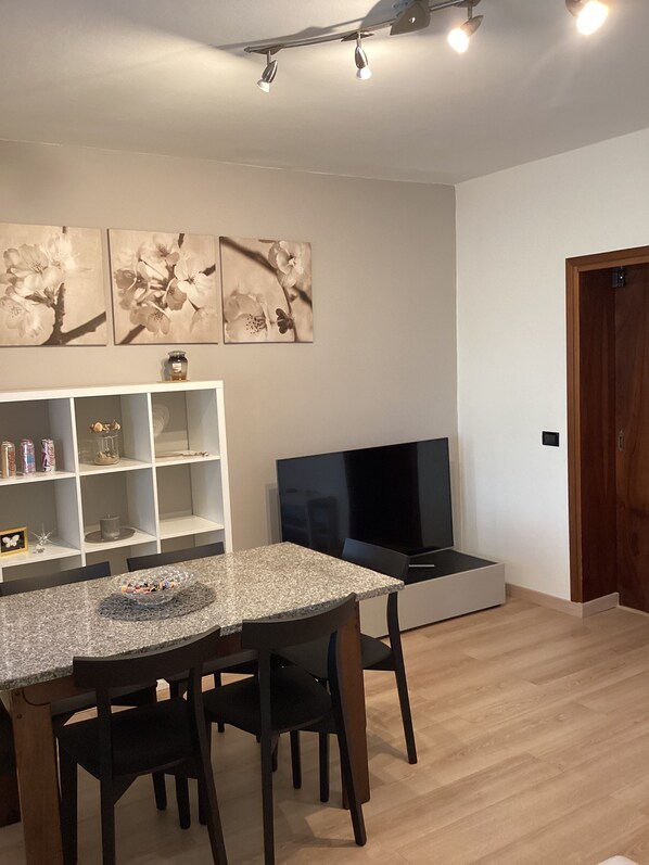 Dining - 200 meters from the sea is the ideal solution for families / groups of friends (Lido di Jesolo)