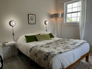 4 slaapkamers, een bureau, een strijkplank/strijkijzer, gratis wifi