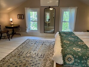 4 habitaciones, escritorio, tabla de planchar con plancha y wifi gratis 