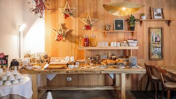 Tägliches inbegriffenes Frühstücksbuffet