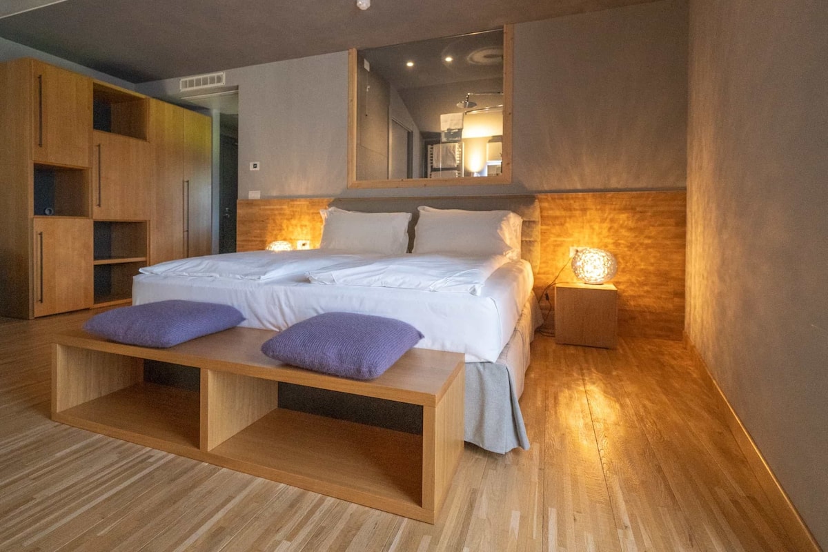 Junior-Vierbettzimmer | 1 Schlafzimmer, Minibar, Zimmersafe, individuell dekoriert