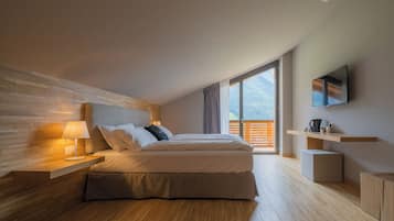 Junior-Suite (Monte Siera) | Minibar, Zimmersafe, individuell dekoriert, individuell eingerichtet