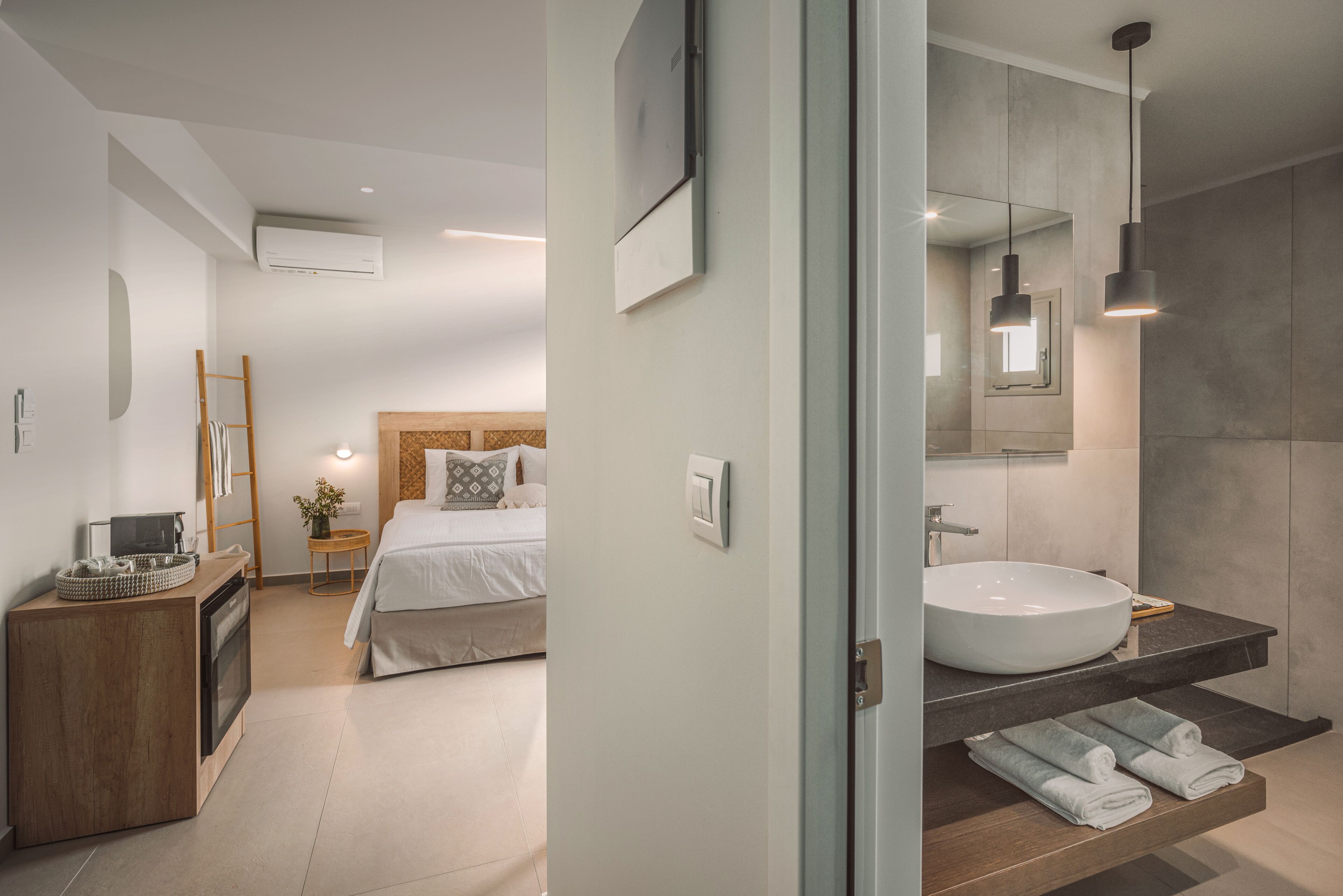 Habitación Deluxe doble | Caja fuerte y espacio para trabajar con un portátil