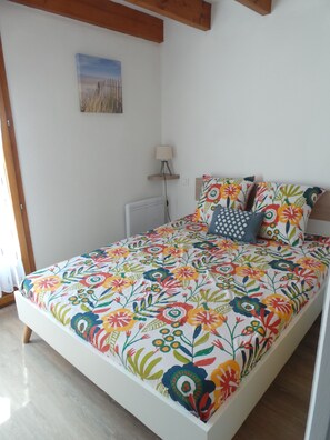 2 chambres, fer et planche à repasser, lit parapluie, Wi-Fi gratuit