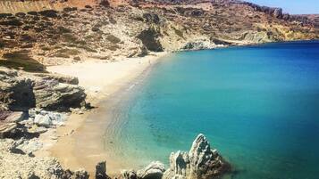 Una spiaggia nelle vicinanze