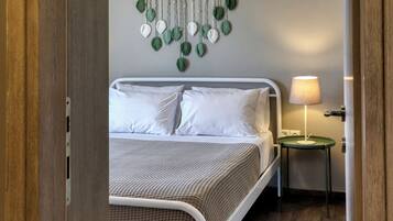 2 bedrooms, in-room safe, iron/ironing board, travel crib