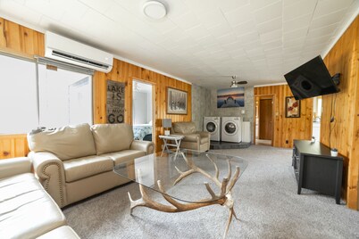 Matlock Dunnotar Area Pet Friendly 3 Bed Cottage Across the Road From the Lake