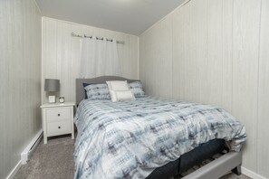 3 chambres, fer et planche à repasser, Wi-Fi, draps fournis