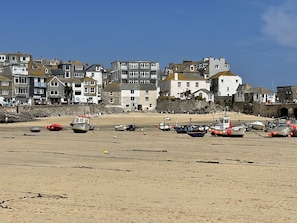 Nær stranden