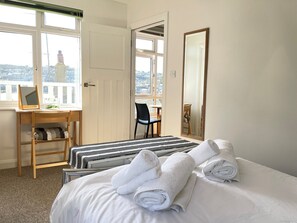 2 soverom, strykejern/-brett, wi-fi (inkludert) og sengetøy