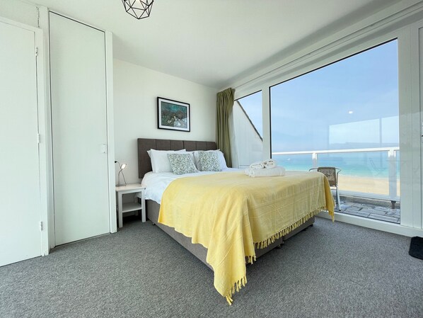 1 chambre, fer et planche à repasser, accès au Wi-Fi (inclus)