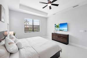 3 chambres, fer et planche à repasser, Wi-Fi, draps fournis
