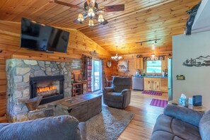 Smart TV, fireplace
