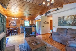 Televisor intel·ligent i llar de foc