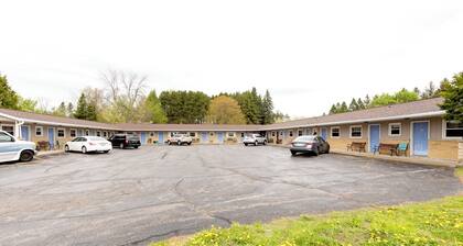 The Edgewood Motel