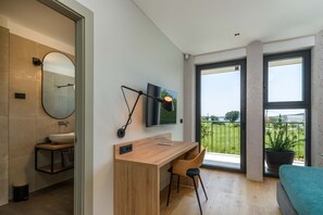 4 habitaciones, tabla de planchar con plancha, wifi y ropa de cama 