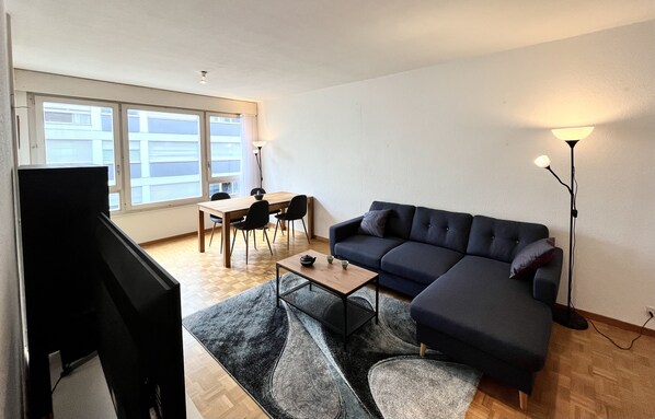 Apartment | Living area - Yooneet Train Station 1BR Cozy Apartment (Geneva)