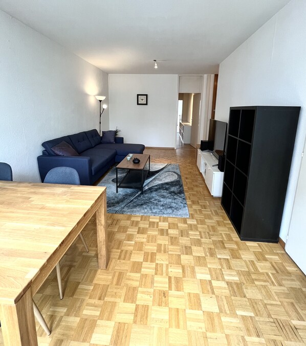Living area - Yooneet Train Station 1BR Cozy Apartment (Geneva)