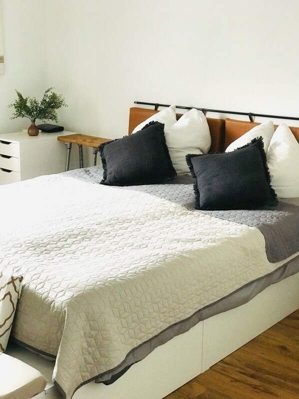 2 bedrooms, iron/ironing board, travel crib, free WiFi - Cozy apartment with terrace -10 min from the beach (pet friendly) (Wendisch Rietz)