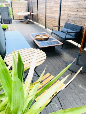 Outdoor dining - Cozy apartment with terrace -10 min from the beach (pet friendly) (Wendisch Rietz)