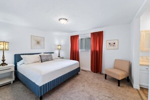 3 عدّة غرف نوم ومكتب ومكواة/لوح كي وسرير سفر