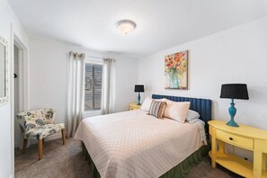 3 عدّة غرف نوم ومكتب ومكواة/لوح كي وسرير سفر