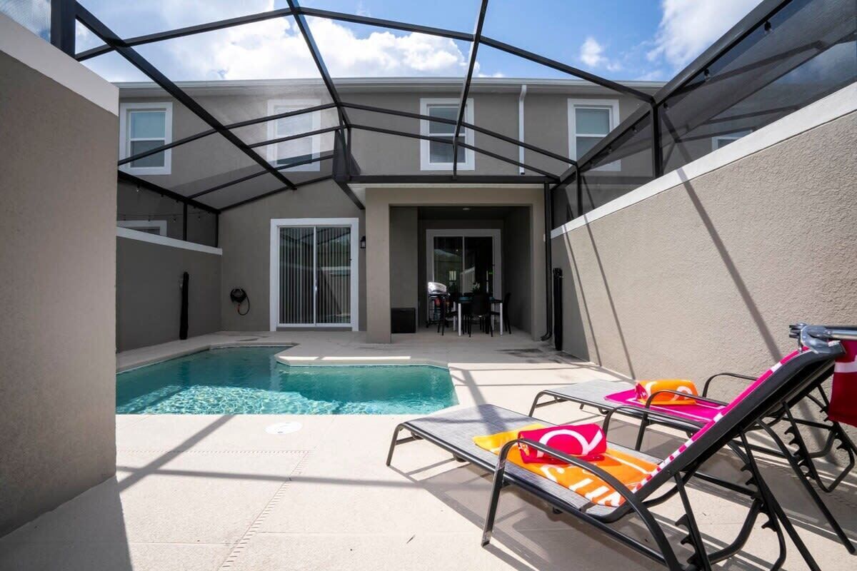 Gorgeous 4Bd Close to Disney w/ Pool @ Storey Lake 4403