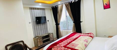 Deluxe-Zimmer | Laptopgeeigneter Arbeitsplatz, Bügeleisen/Bügelbrett, kostenloses WLAN