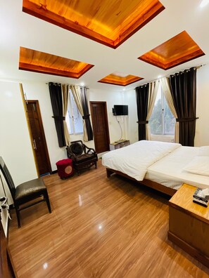 Deluxe Room | Laptop workspace, iron/ironing board, free WiFi, bed sheets - Paradise View Hotel And Restaurant (Khaira Gali)