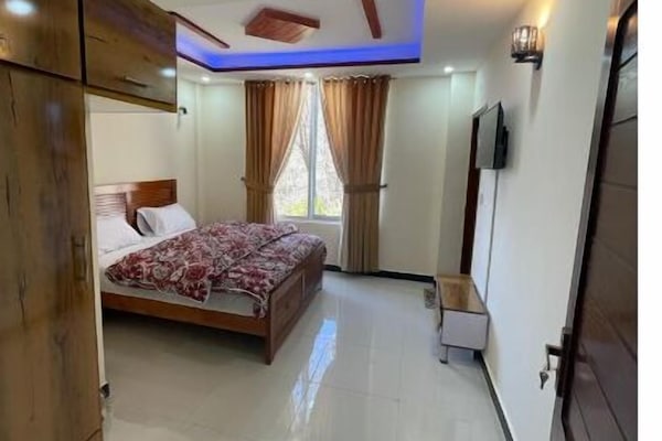 Deluxe Double Room | Laptop workspace, iron/ironing board, free WiFi, bed sheets