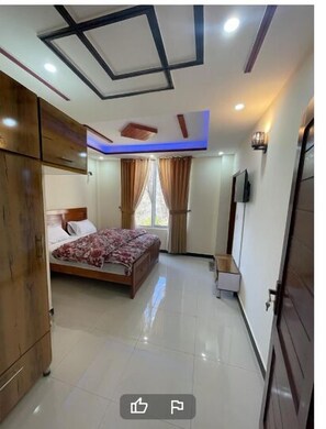 Deluxe Double Room | Laptop workspace, iron/ironing board, free WiFi, bed sheets - Paradise View Hotel And Restaurant (Khaira Gali)