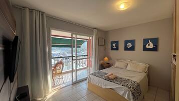 Family Studio, 1 Double Bed with Sofa bed, Ensuite, Bay View | Individually decorated, individually furnished, desk, soundproofing