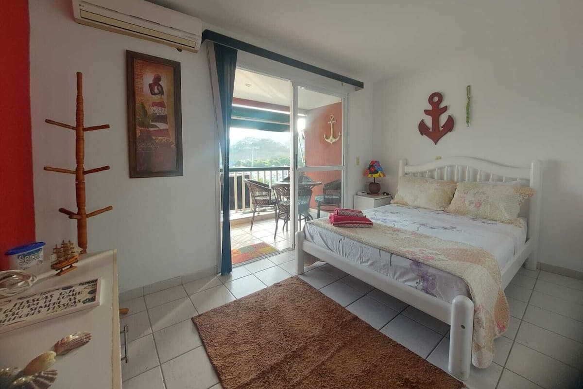 Family Studio, Multiple Beds, Ensuite, Ocean View | Individually decorated, individually furnished, desk, soundproofing
