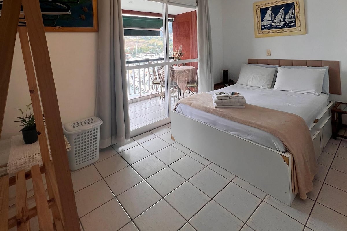 Family Studio, 2 Double Beds, Ensuite, Ocean View | Individually decorated, individually furnished, desk, soundproofing