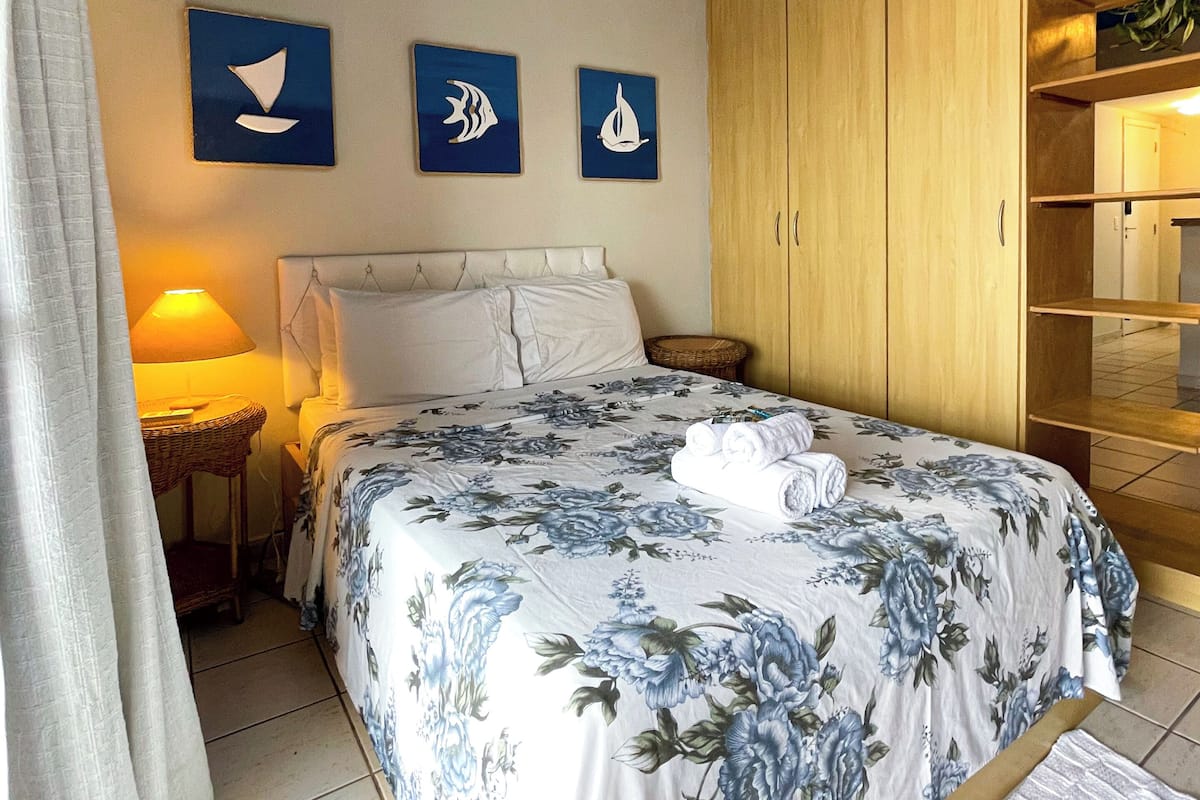 Family Studio, 1 Double Bed with Sofa bed, Ensuite, Ocean View | Individually decorated, individually furnished, desk, soundproofing