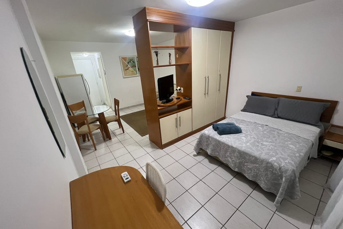 Familjestudio - 1 dubbelsÀng med bÀddsoffa - eget badrum - havsutsikt | Individuell inredning, unika möbler, skrivbord och ljudisolering