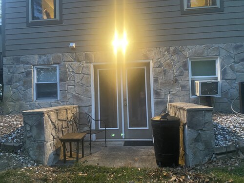 Secluded Apartment in the Woods  Near Claytor Lake and  Virginia Tech