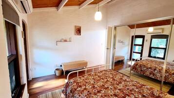 3 bedrooms, desk, iron/ironing board, free WiFi