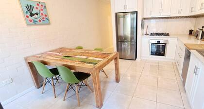 Unbeatable central location! Minutes from the best of Freo.