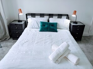 3 bedrooms, iron/ironing board, WiFi, bed sheets