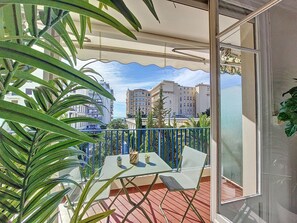 Outdoor dining - N&J - STUDIO RIVIERA - Central - Very close sea (Niza)