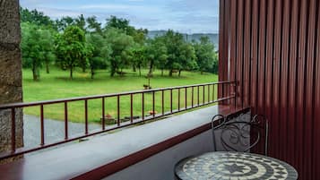 Superior Double Room, Balcony, Garden View | Pemandangan dari bilik