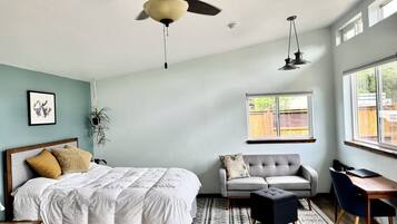 1 bedroom, desk, WiFi, bed sheets