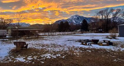 Starlight Studio- Quiet & Peaceful , Beautiful Mt Views!