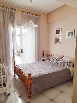 1 bedroom, iron/ironing board, WiFi, bed sheets