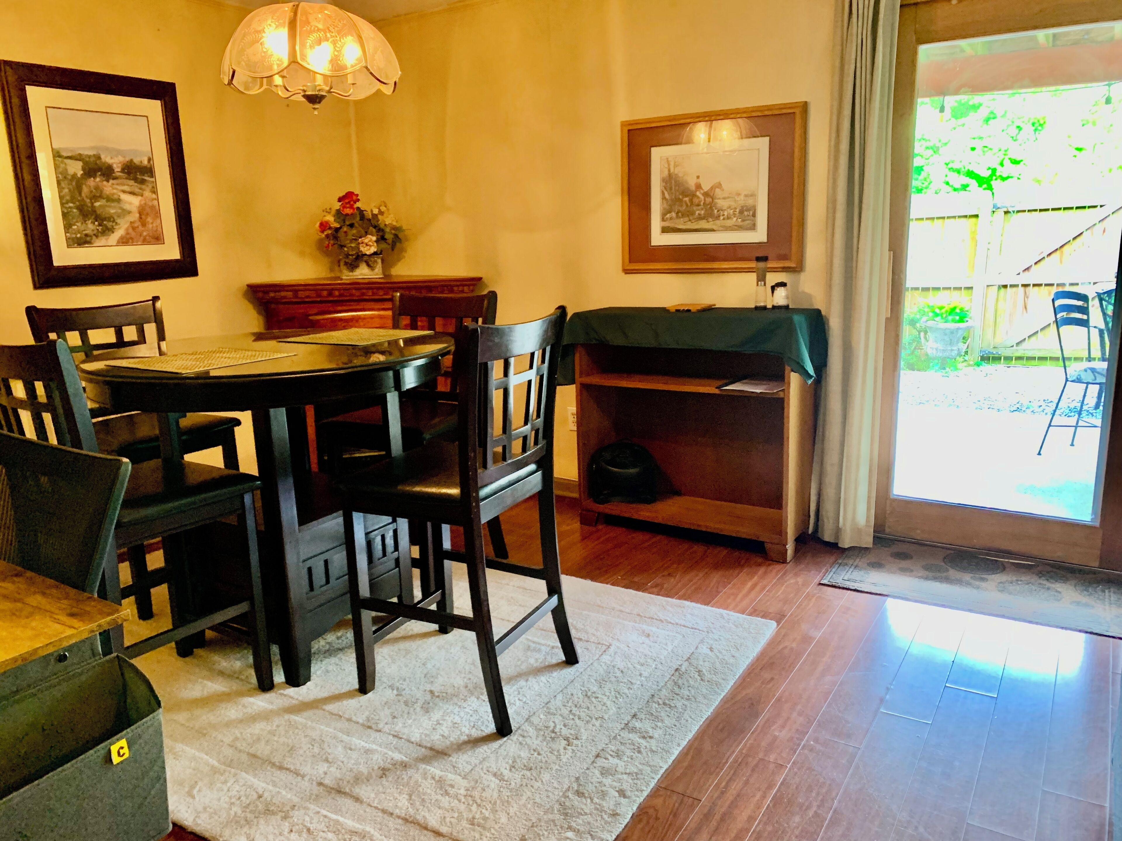 One bedroom Basement Apartment. Parking. Fios internet. Close to nature and DC