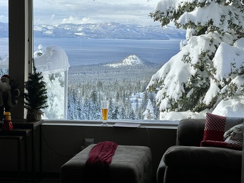Stunning Tahoe View Condo - A Haven Near Heavenly!