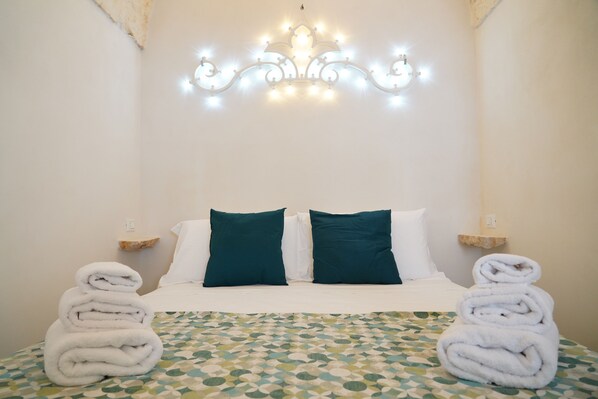 1 bedroom, Frette Italian sheets, premium bedding, down comforters - Casetta Filippi - Arcuève (Ceglie Messapica)